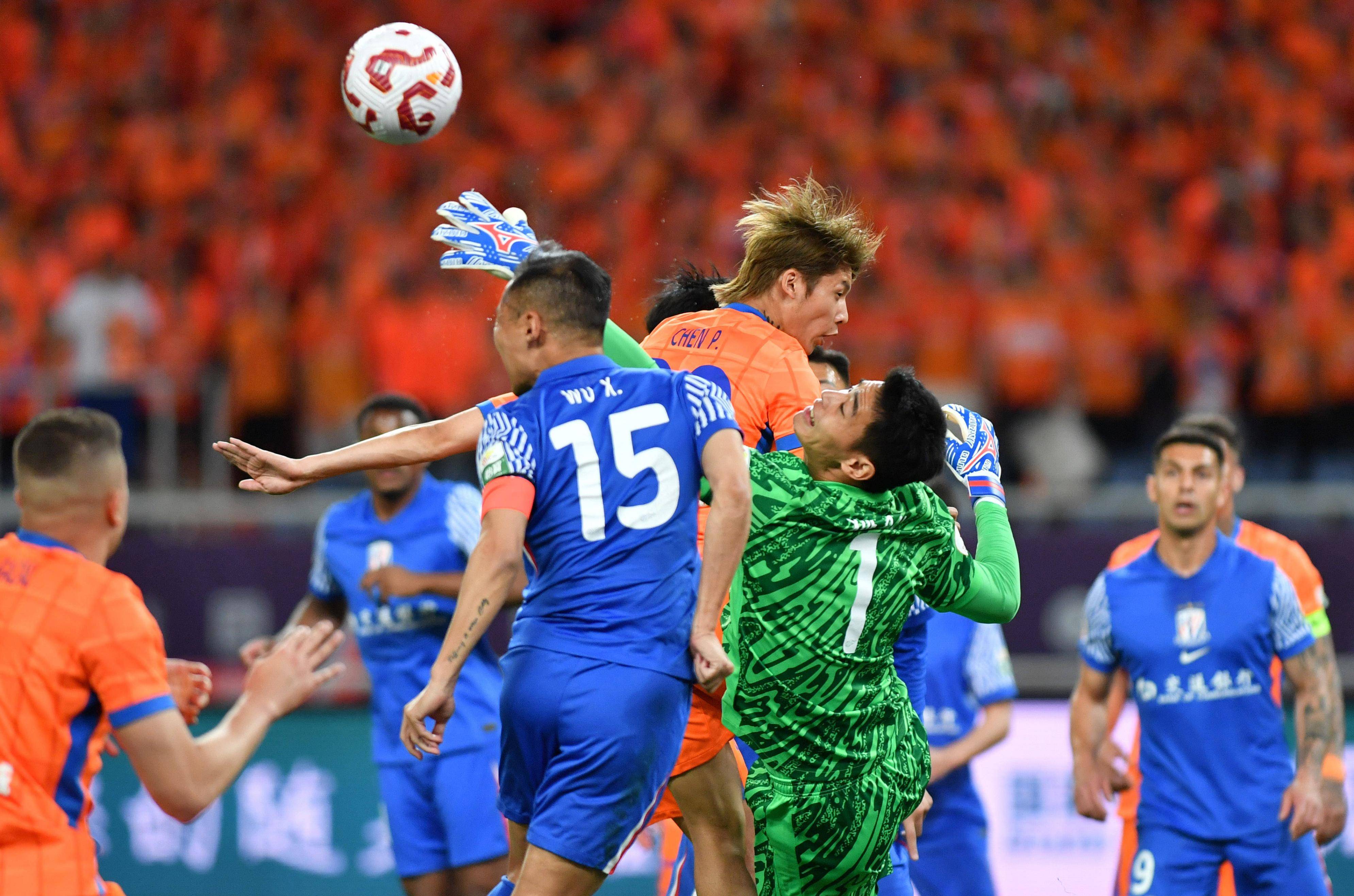 豪门球队在高水平比赛中展现实力的例子