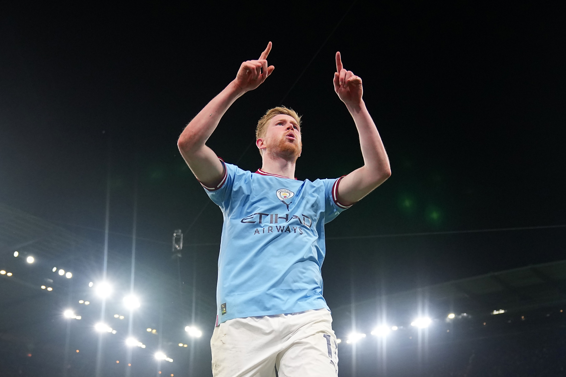 球天下体育官网-曼城前瞻德布劳内因伤缺阵 蓝月冲击英超神纪录