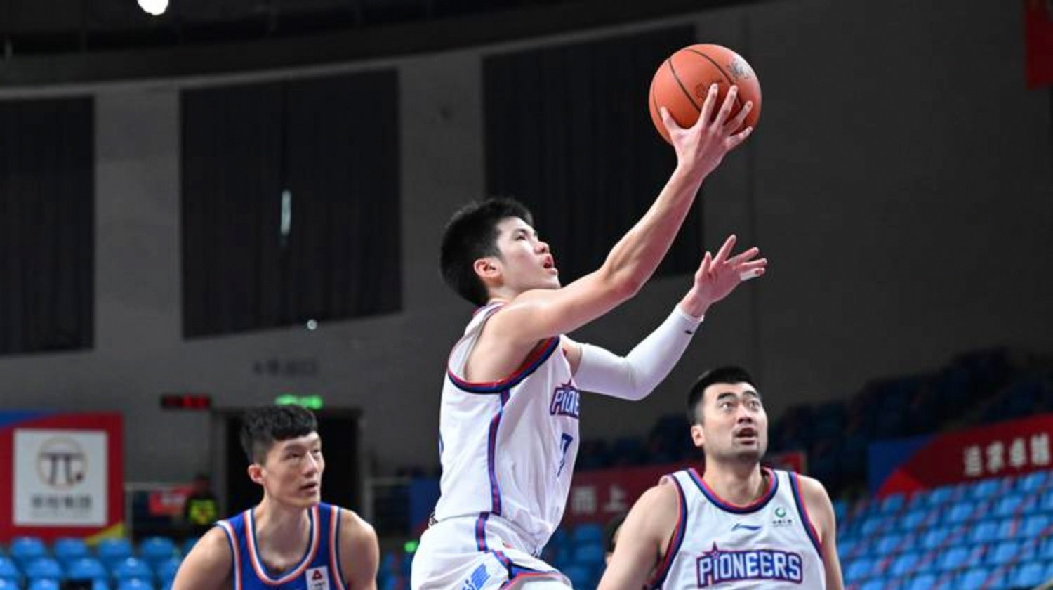 外援表现出色,帮助球队取得胜利的句子 外援表现出色,帮助球队取得胜利的句子